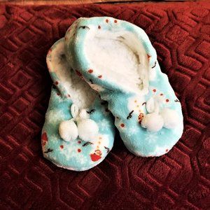 Furry Christmas slippers, size S/M (6-8)